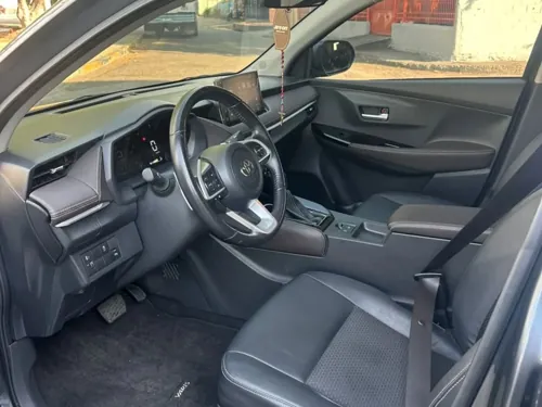 Toyota Yaris 2023 — foto 4
