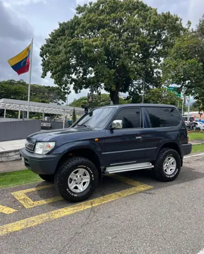 Toyota Meru 2008 — foto 2