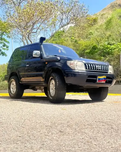 Toyota Meru 2006 — foto 2