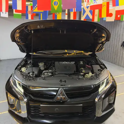Mitsubishi L 2023 — foto 5