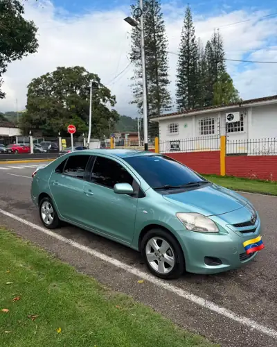 Toyota Yaris 2008 — foto 4
