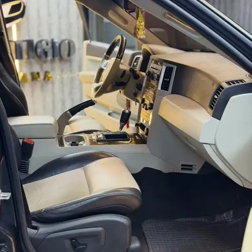 Jeep Grand Cherokee 2010 — foto 3