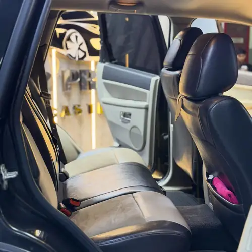 Jeep Grand Cherokee 2010 — foto 4