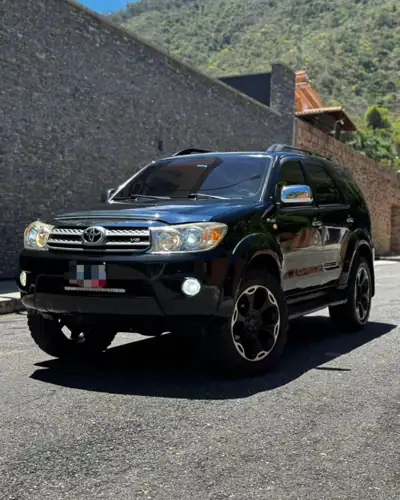 Toyota Fortuner 2010 — foto 5