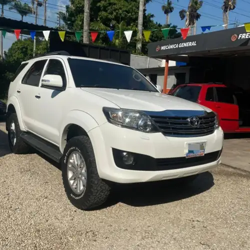 Toyota Fortuner 2015 — foto 2