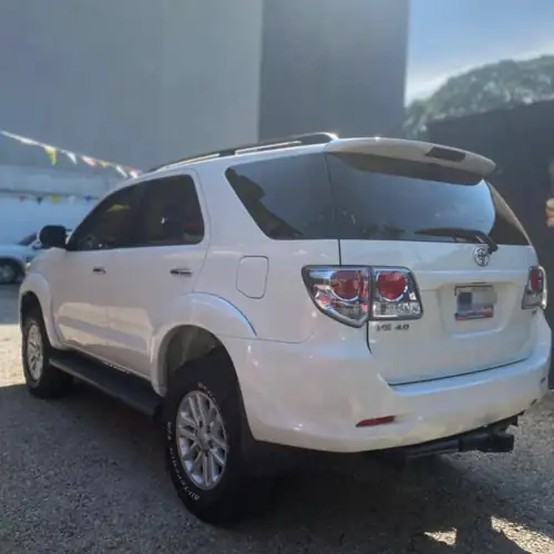Toyota Fortuner 2015 — foto 3