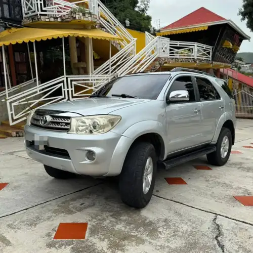 Toyota Fortuner Sr 2011 — foto 2