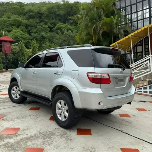 Toyota Fortuner Sr 2011 — foto 3