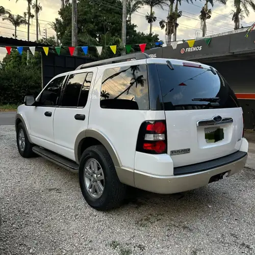 Ford Explorer Eddie Bauer 2010 — foto 3