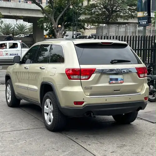 Jeep Grand Cherokee Limited 2013 — foto 3