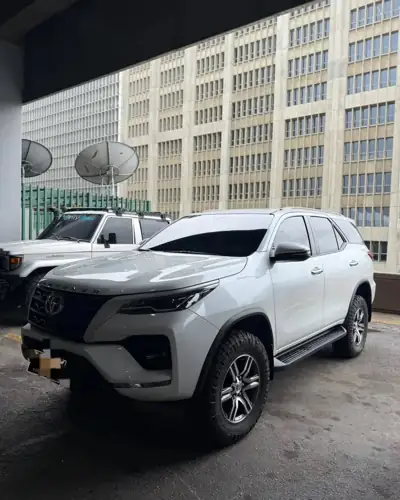 Toyota Fortuner 2025 — foto 2
