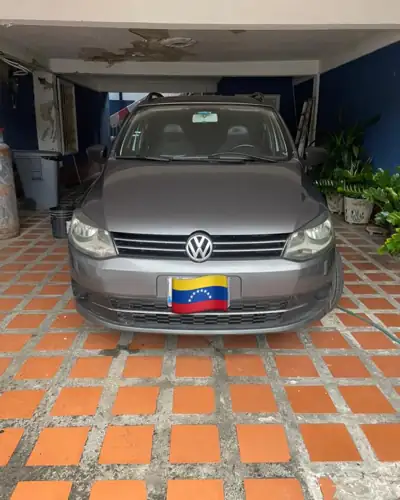 Volkswagen Space Fox 2013 — foto 3
