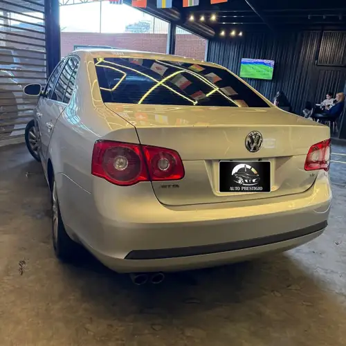 Volkswagen Jetta 2008 — foto 2