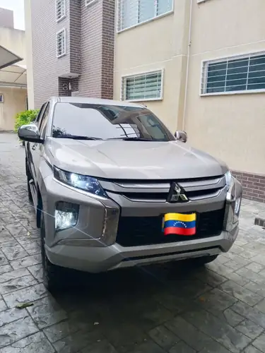 Mitsubishi L 2023 — foto 3