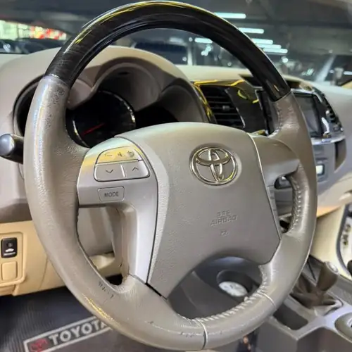 Toyota Fortuner 2012 — foto 2