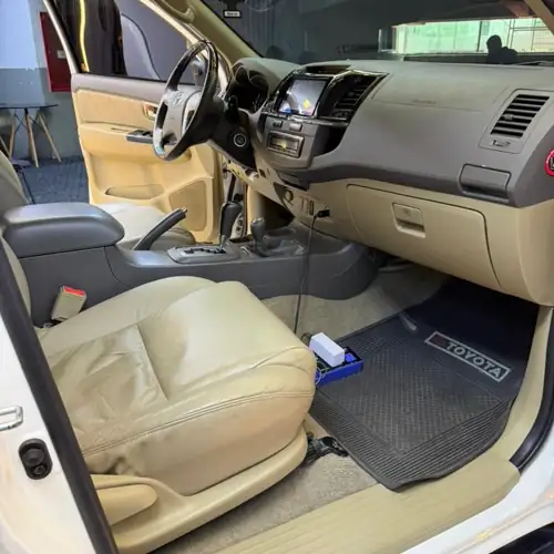Toyota Fortuner 2012 — foto 3