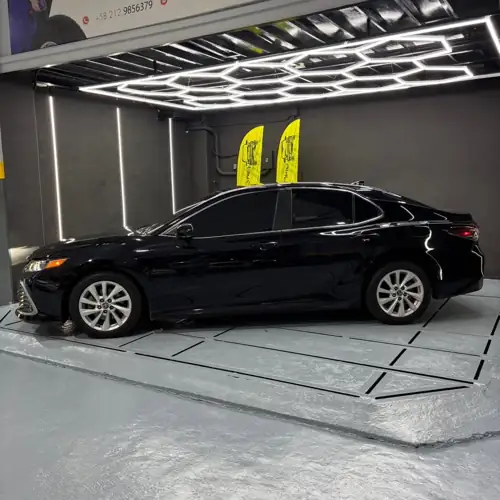 Toyota Camry Le 2021 — foto 4