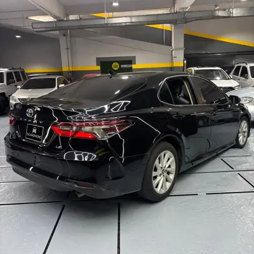 Toyota Camry Le 2021 — foto 5