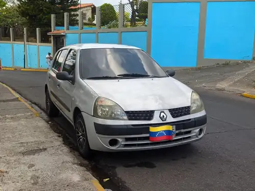 Renault Clio 2008 — foto 2