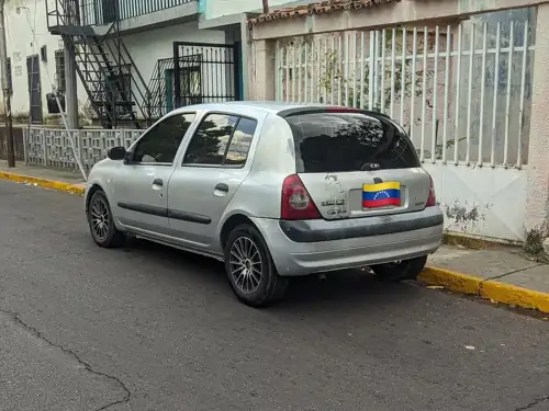 Renault Clio 2008 — foto 4