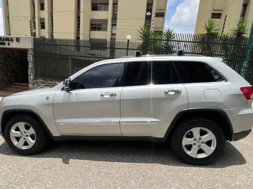 Jeep Grand Cherokee 2012 — foto 4