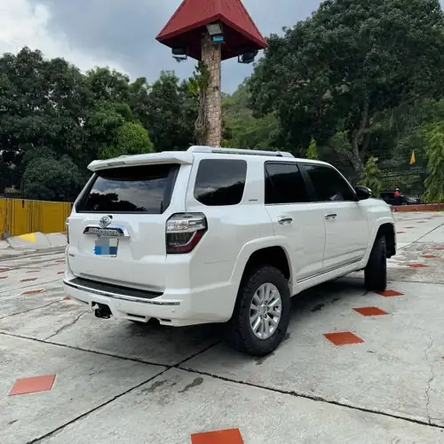 Toyota 4Runner 2017 — foto 3