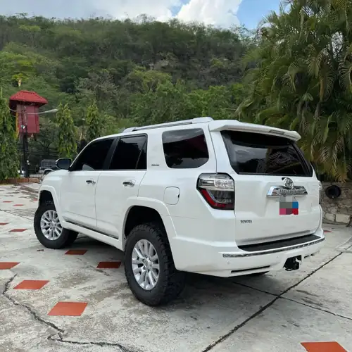Toyota 4Runner 2017 — foto 4