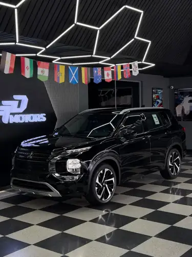Mitsubishi Outlander 2025 — foto 2