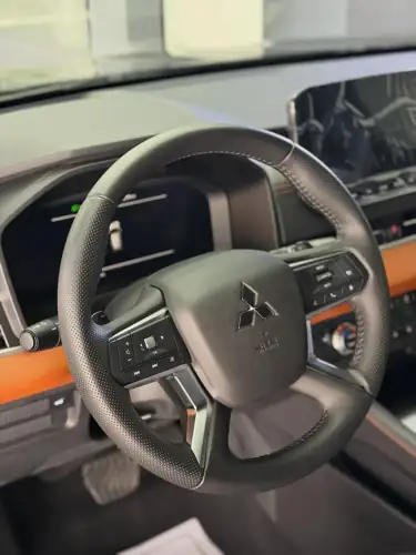 Mitsubishi Outlander 2025 — foto 3