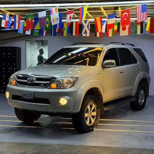 Toyota Fortuner 2008 — foto 2