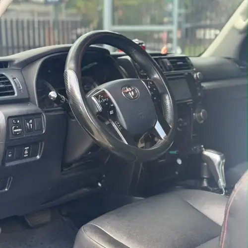Toyota 4Runner 2018 — foto 3