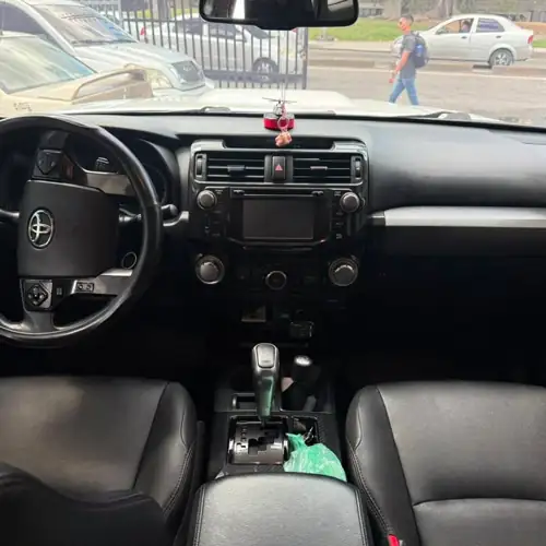 Toyota 4Runner 2018 — foto 4