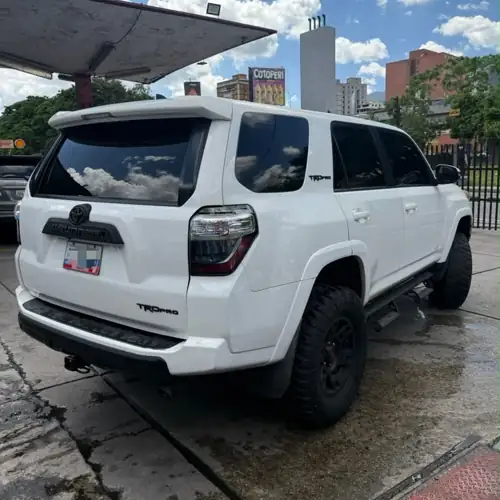 Toyota 4Runner 2018 — foto 5