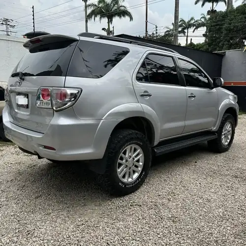 Toyota Fortuner 2012 — foto 4